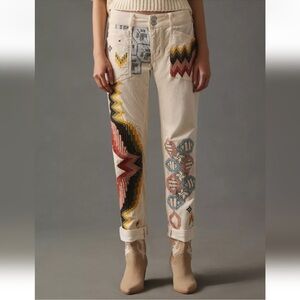 Anthropologie Pilcro embroidered Beige Patterned Boyfriend Jeans size 4